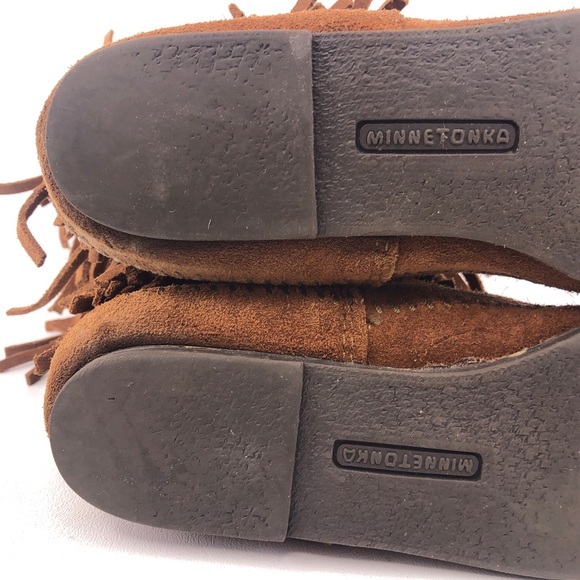 Minnetonka 1632 3-Layer Fringe Moccasin Boots 7 - Picture 10 of 11